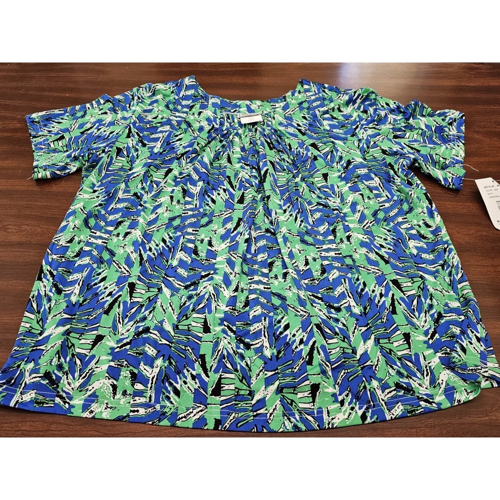 NWT Nikki Women's Blouse Size L Green Blue Abstract Print Short Sleeve Top